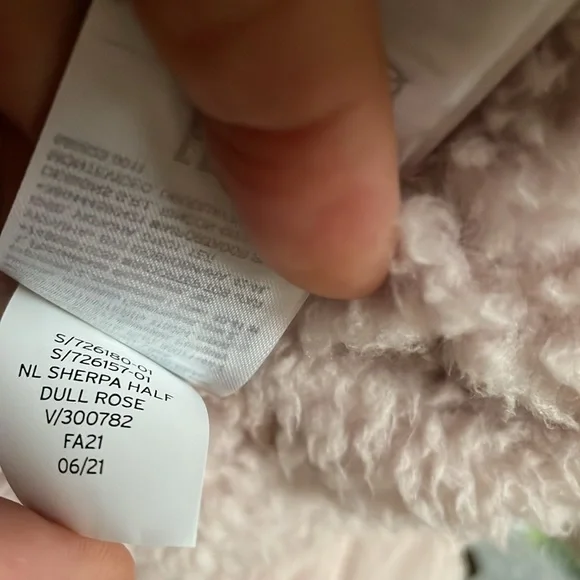 Wmn’s Gap Lg teddybear 3/4” zip jacket, blush pink, like new! - Picture 5 of 5